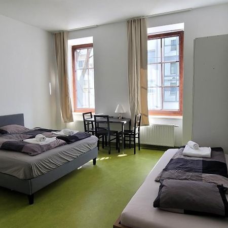 Tota Studio Viena Exterior foto